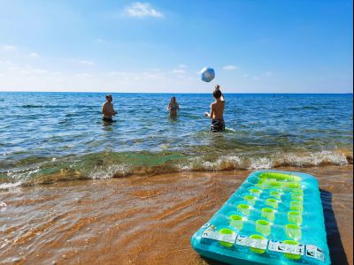 Strand Sonne Meer Luftmatratze Wasserball